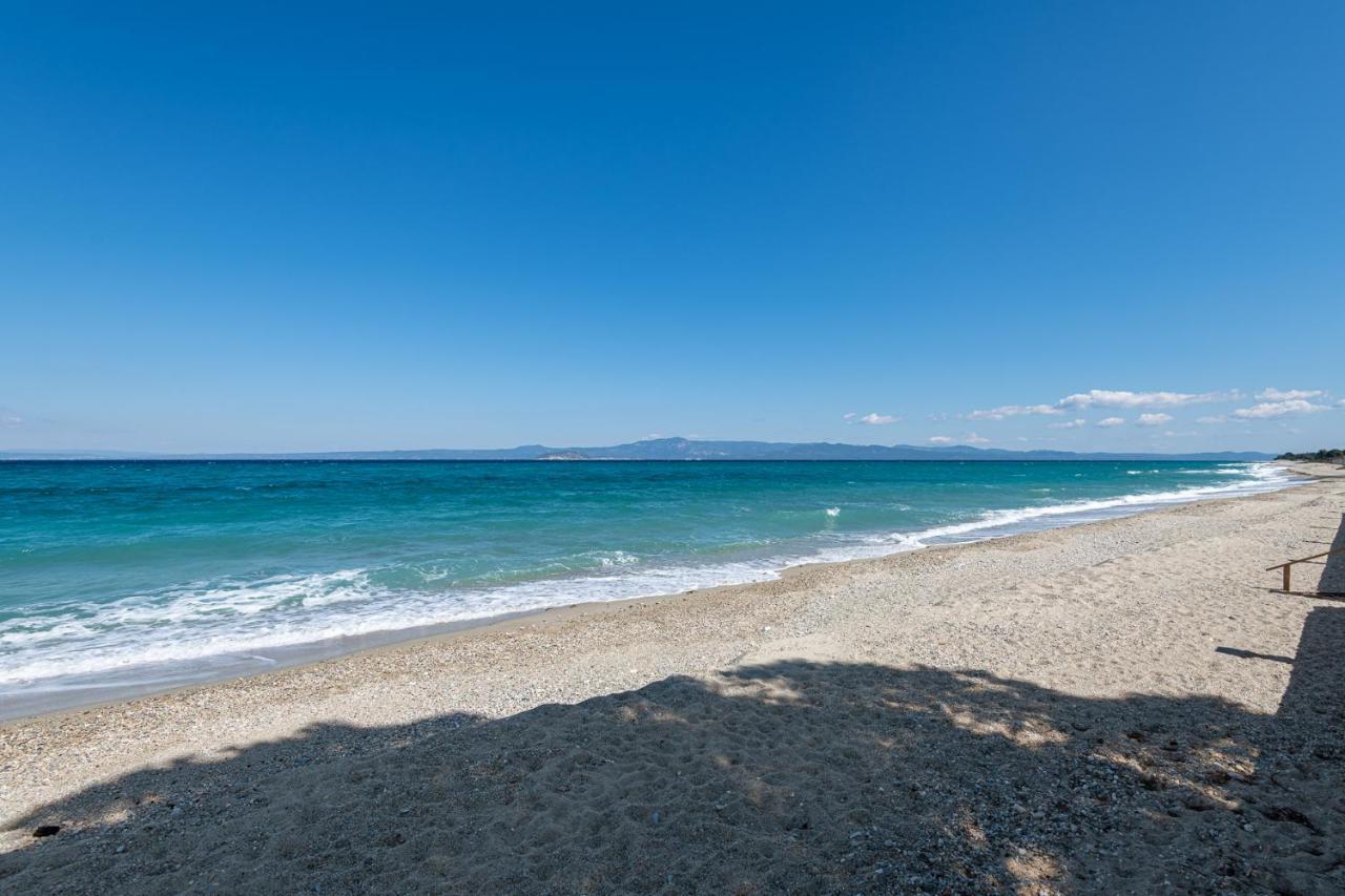 #Flh - Amalthia & Αthena Beachfront Houses In Pefkohori المظهر الخارجي الصورة